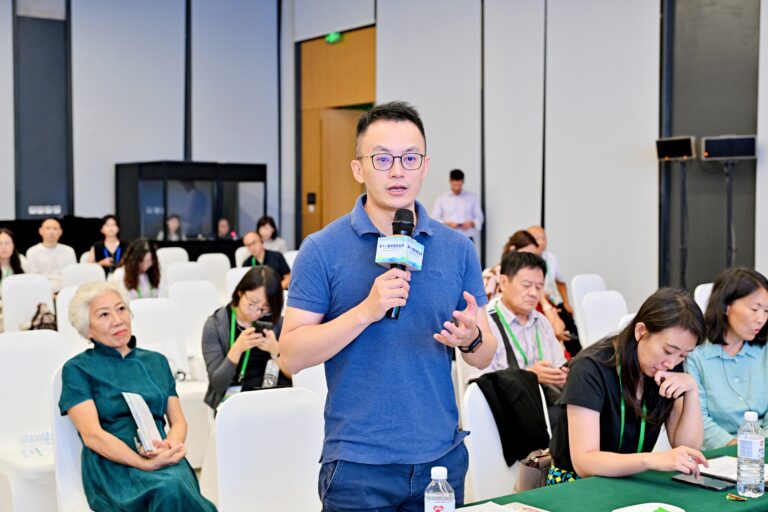 Speaker WANG Xiaoxi during the Q&A session