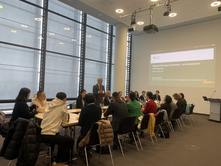 Chinese delegation meets representatives from BMLEH, BLE, and AöL