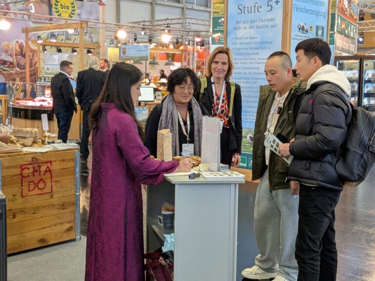 Chinese delegation visits partners and exhibitors at BIOFACH