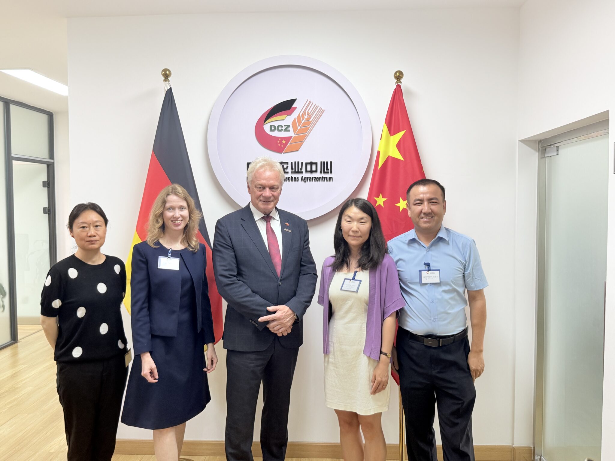 Minister Rainer and the DCZ team