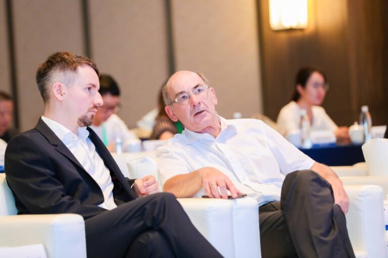 DCZ Managing Director Jürgen Ritter (right) in conversation with German Deputy Consul General Julian Lasinger