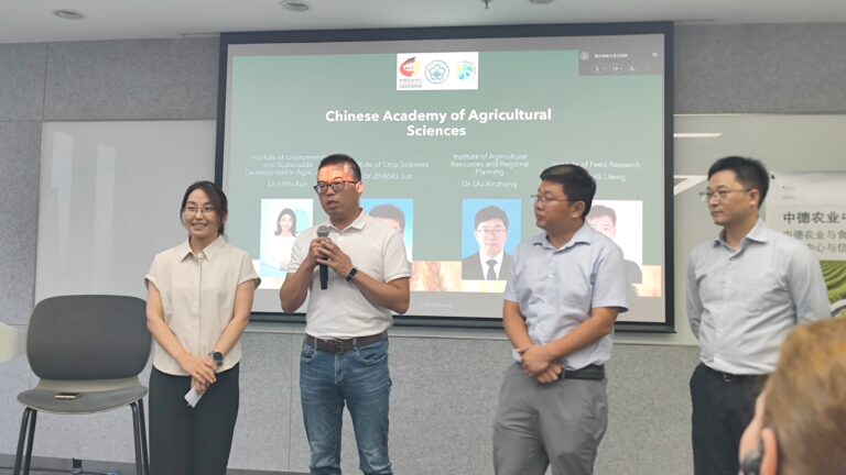 CAAS teams present research on climate change mitigation and adaptation in agriculture